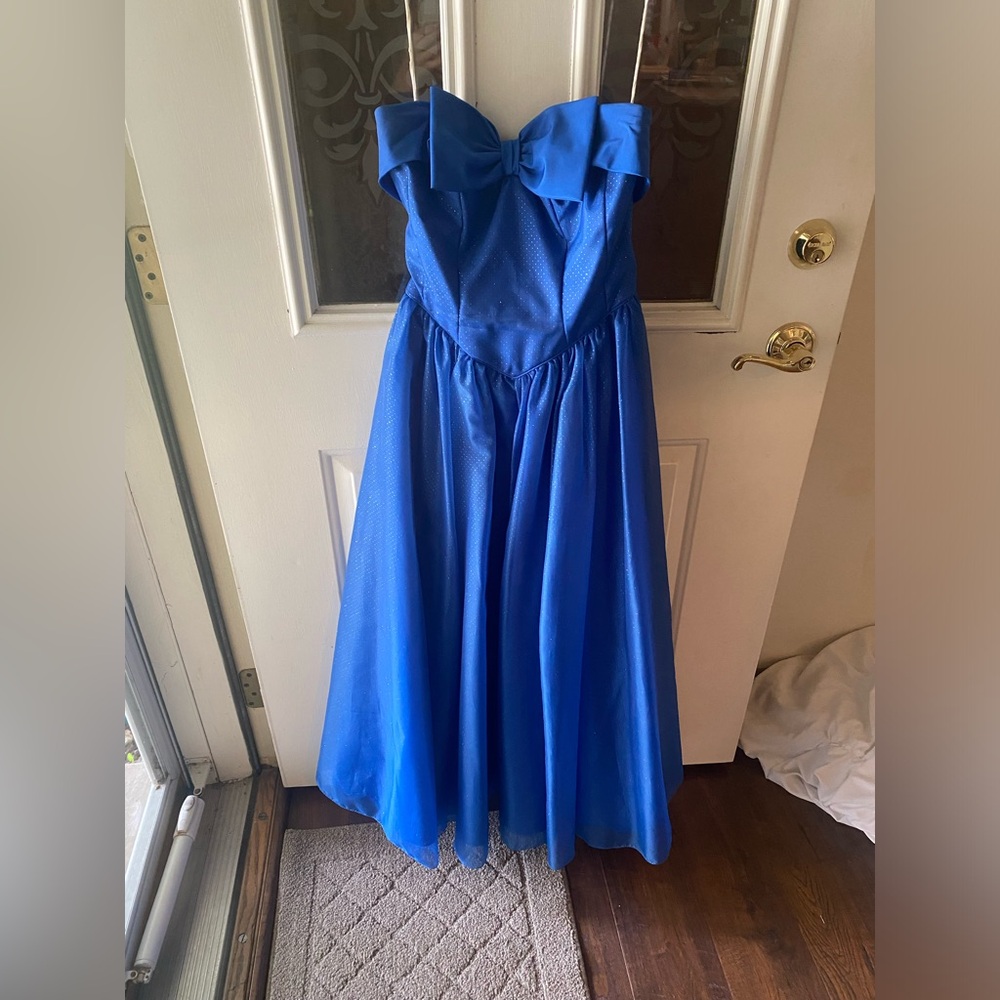 VINTAGE STRAPLESS BLUE PROM EVENING DRESS BOW WITH TULLE